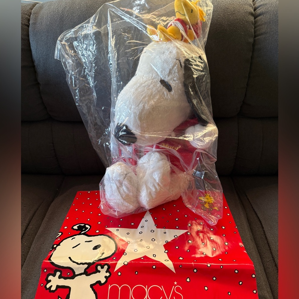 Macy’s Holiday Ambassador Plush - Snoopy 2006